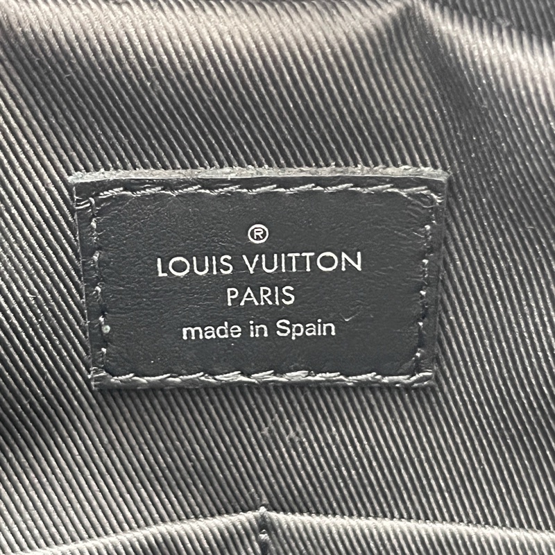 LouisVuitton路易威登 黑色飛行箱款郵差包 尺寸 26*19 附件：肩帶-7