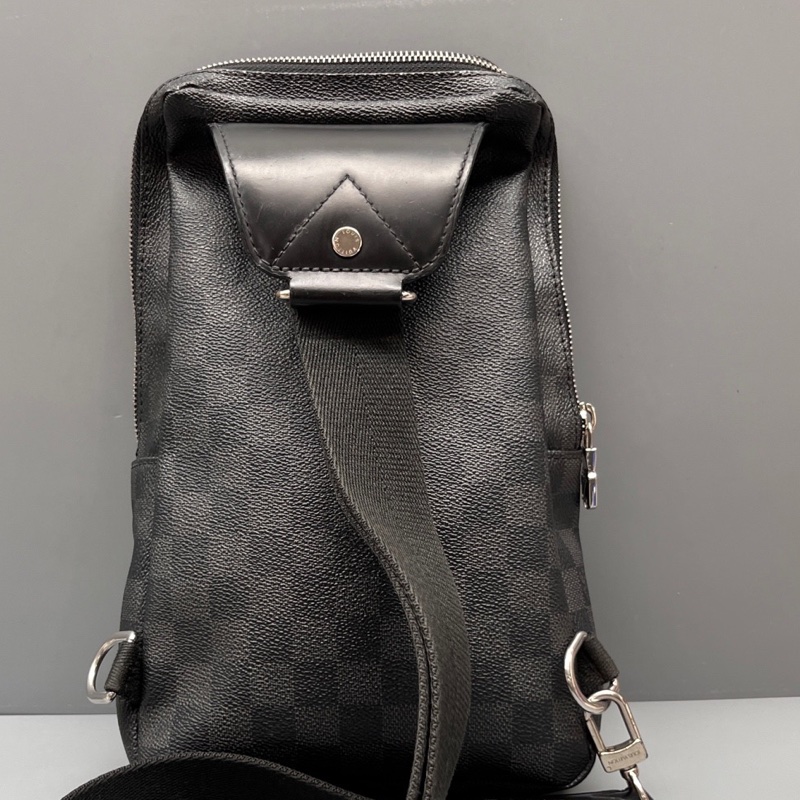 Louis Vuitton路易威登 黑棋盤格Avenue胸包 尺寸18*30 附件：無-1