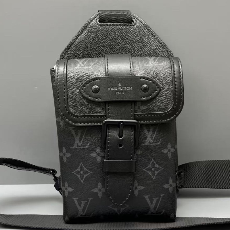 Louis Vuitton路易威登 黑花Saumur系列胸包 芯片款 尺寸13*19 附件:無-0