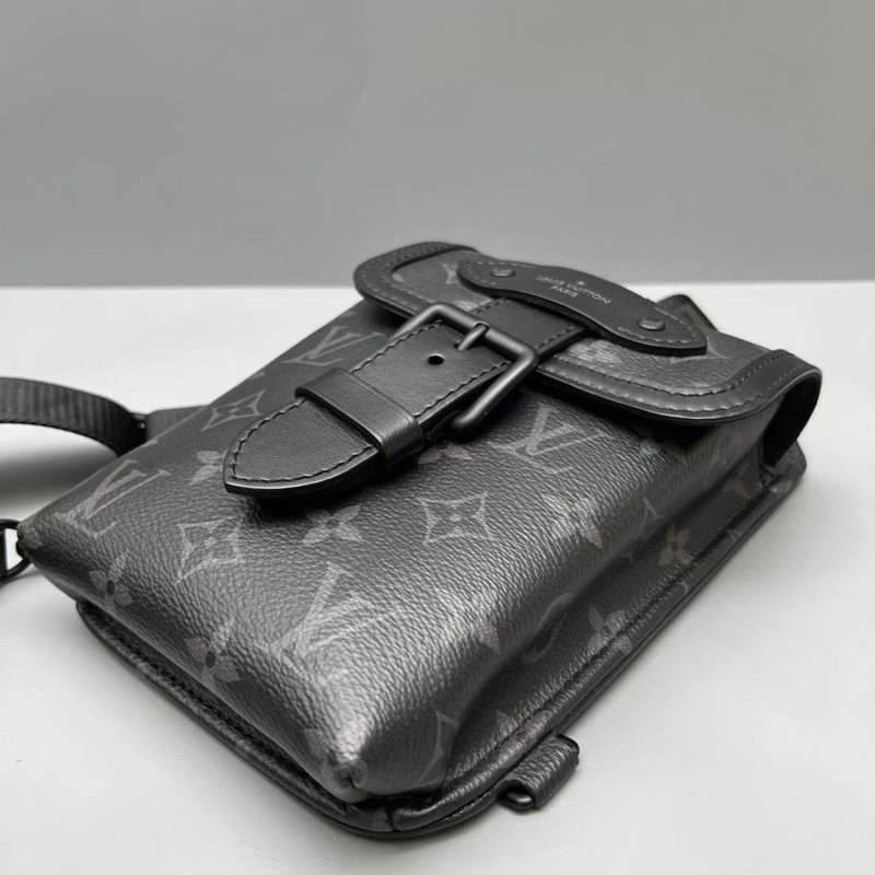 Louis Vuitton路易威登 黑花Saumur系列胸包 芯片款 尺寸13*19 附件:無-5