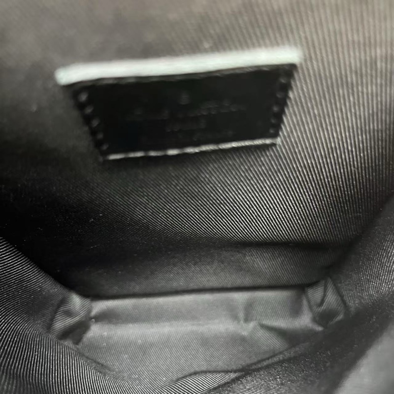 Louis Vuitton路易威登 黑花Saumur系列胸包 芯片款 尺寸13*19 附件:無-8