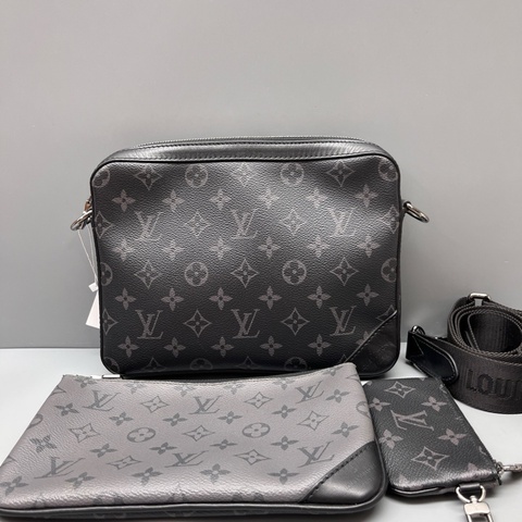 LouisVuitton路易威登 黑武士Trio三合一 郵差包 尺寸25*18 附件：如圖
