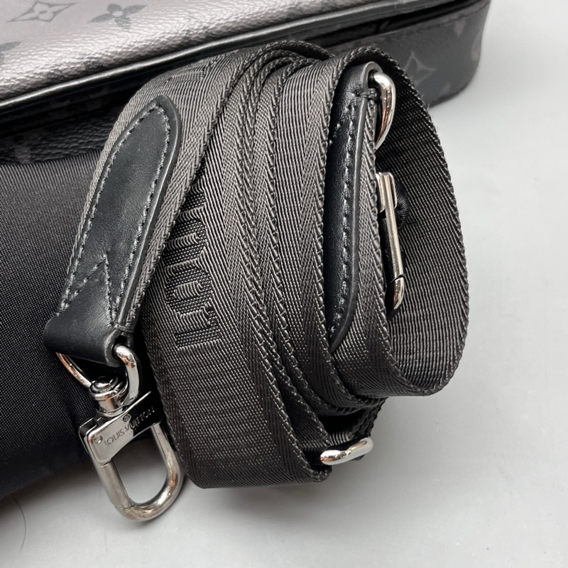 LouisVuitton路易威登 黑武士Trio三合一 郵差包 尺寸25*18 附件：如圖-5