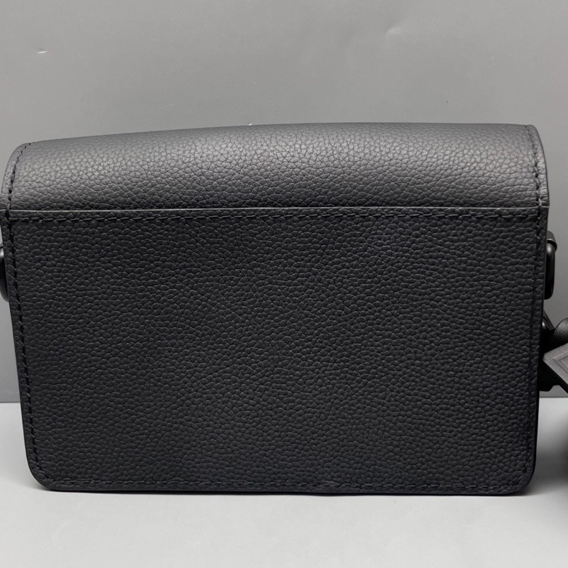 LouisVuitton 路易威登 黑色Fastline郵差包 尺寸17*12 無附件-1