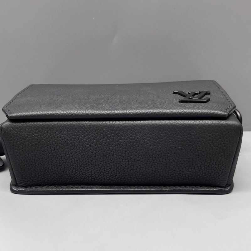 LouisVuitton 路易威登 黑色Fastline郵差包 尺寸17*12 無附件-2