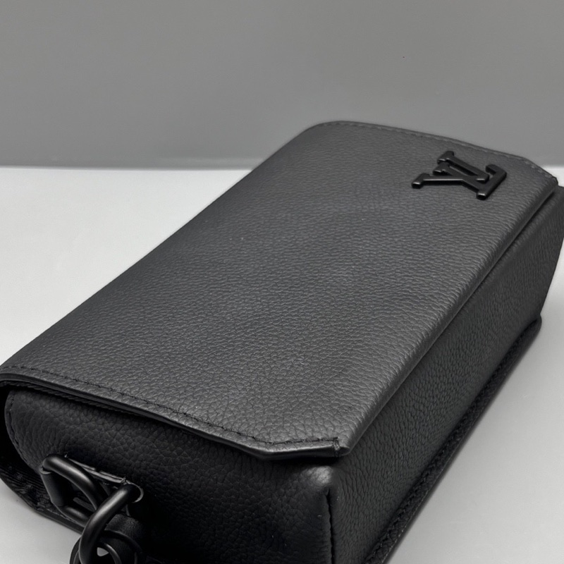 LouisVuitton 路易威登 黑色Fastline郵差包 尺寸17*12 無附件-9