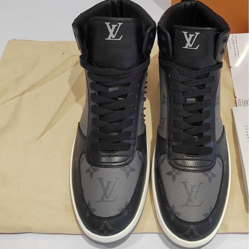 閒置新 未使用 Louis Vuitton路易威登黑色老花高幫板鞋 尺碼：5碼半，39.5碼-2