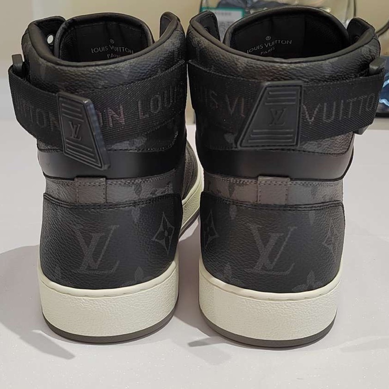 閒置新 未使用 Louis Vuitton路易威登黑色老花高幫板鞋 尺碼：5碼半，39.5碼-3