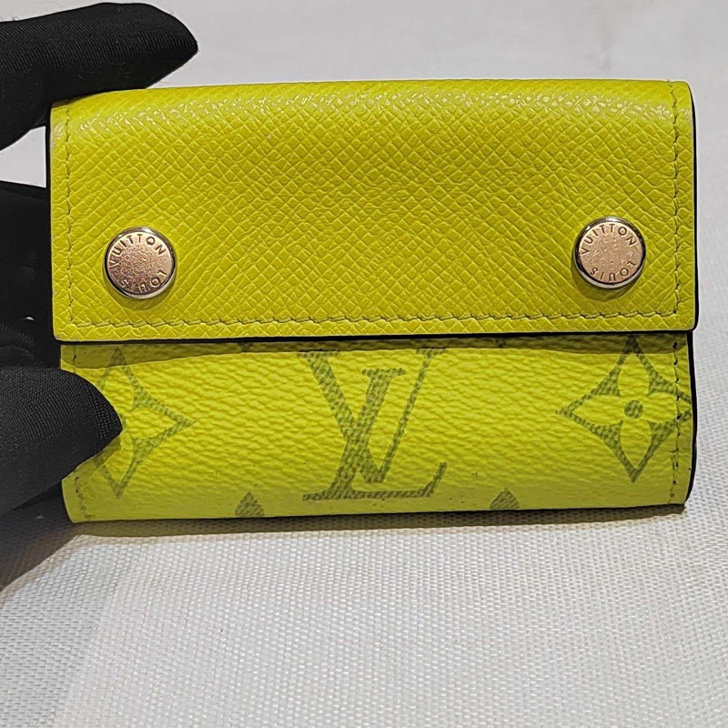 LV 路易威登 螢光黃老花短款錢包 Discovery系列 三折設計 錢包 卡包 尺寸10*6-1