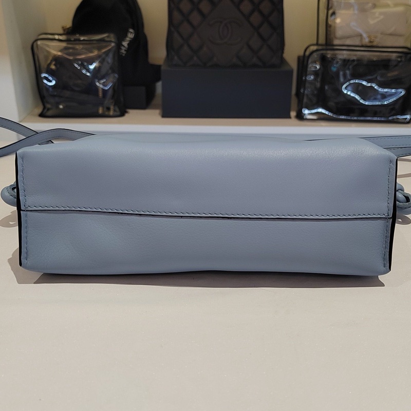 99新Loewe 羅意威霧霾藍 flamenco羊皮流蘇抽繩拉環單肩斜挎福袋包水桶包 荔枝紋軟皮 超軟  尺寸：22-18cm l-2