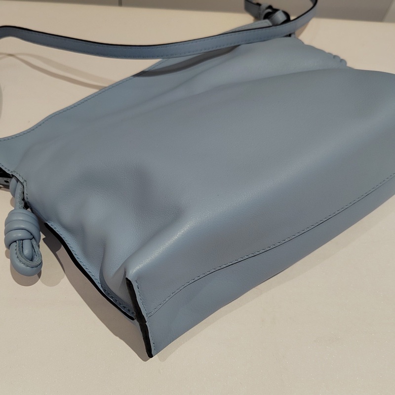 99新Loewe 羅意威霧霾藍 flamenco羊皮流蘇抽繩拉環單肩斜挎福袋包水桶包 荔枝紋軟皮 超軟  尺寸：22-18cm l-4