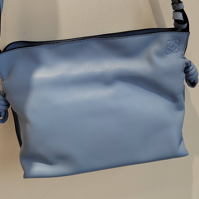 99新Loewe 羅意威霧霾藍 flamenco羊皮流蘇抽繩拉環單肩斜挎福袋包水桶包 荔枝紋軟皮 超軟  尺寸：22-18cm l-7