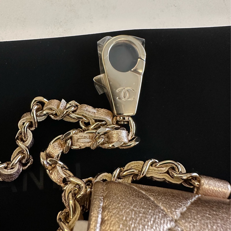 Chanel VIP 年度禮 子母掛飾小錢包-1