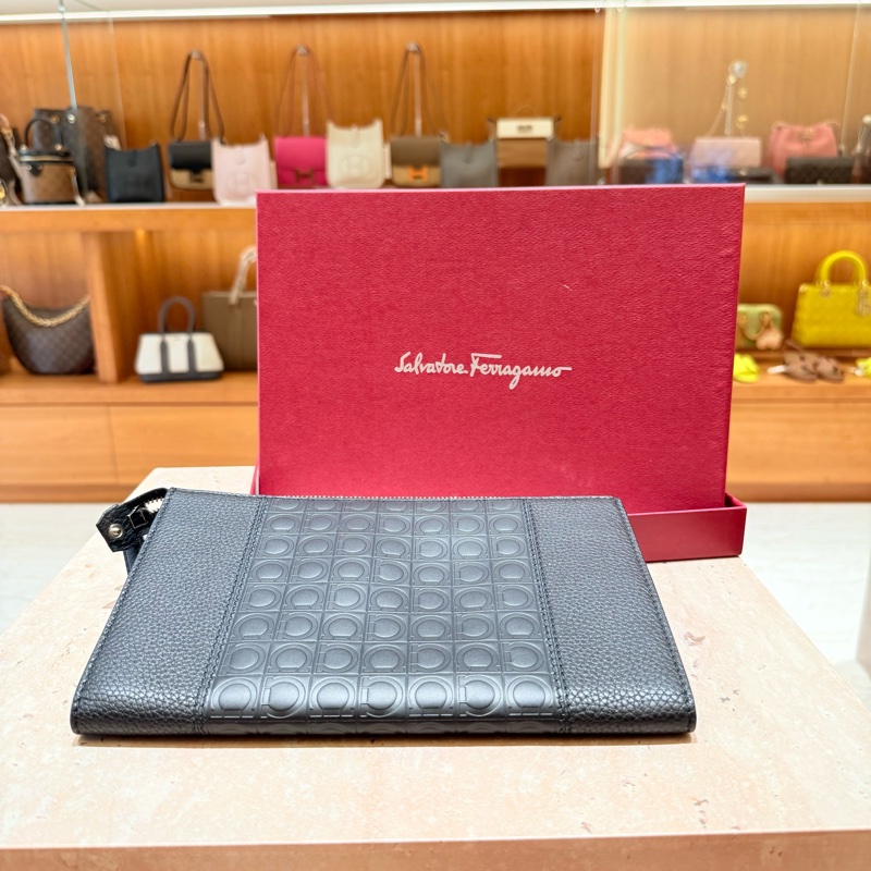 Salvatore Ferragamo 的Firenze 系列黑色文件夾 長25公分-0