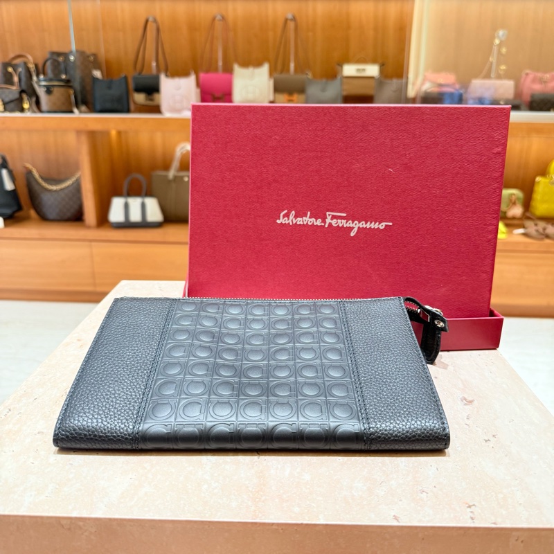 Salvatore Ferragamo 的Firenze 系列黑色文件夾 長25公分-1