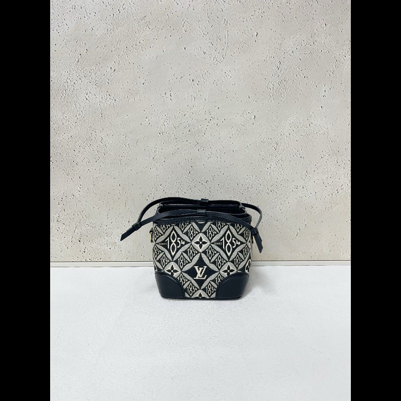 Lv 1854 限量燒賣包-1