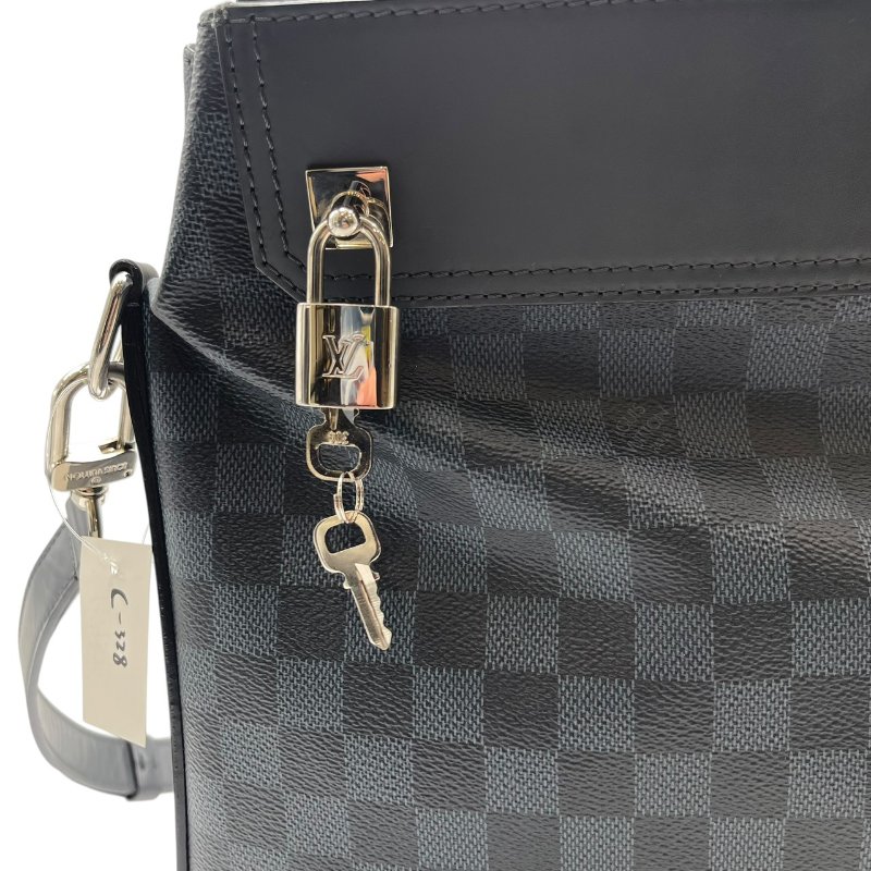 【美收精品】LOUIS VUITTON 黑棋盤格郵差包 C-328【隔月月中將轉賣至日本 上架期限30天】-8