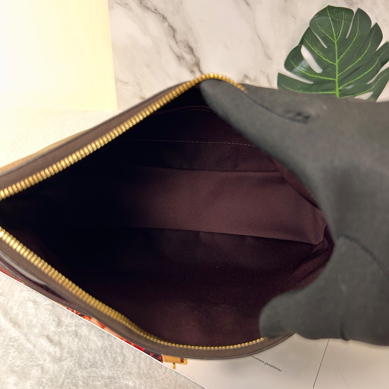 LV Odeon MM 老花中號牛角包肩背包 晶片款-25