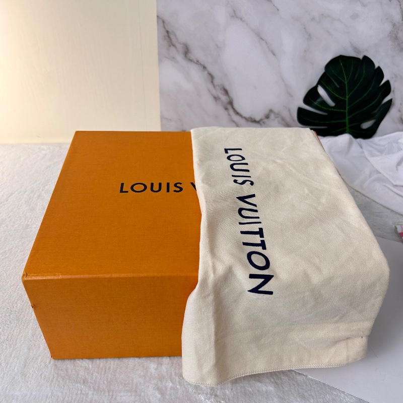 LV Odeon MM 老花中號牛角包肩背包 晶片款-27