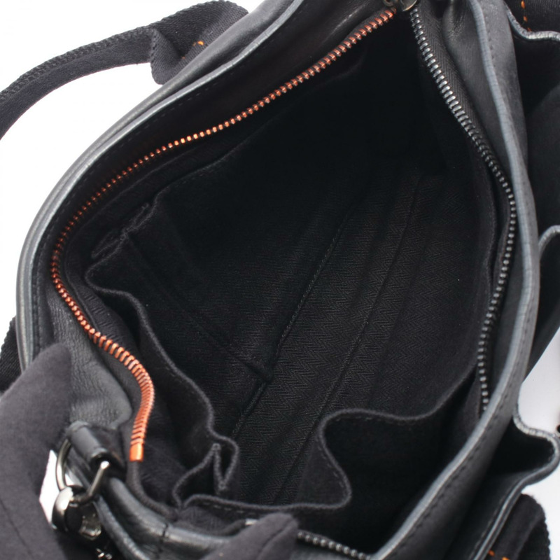 愛馬仕 Caravan Horizontal PM 斜背包，黑色 Derma 皮革，SHW 五金配件，二手-2