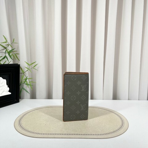 LV路易威登 鐳射灰色佈藝對折長款錢夾中性錢包 灰色鐳射老花 卡位多 裝卡現金都很方便 男女都能用 實用又好看