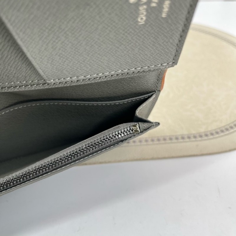 LV路易威登 鐳射灰色佈藝對折長款錢夾中性錢包 灰色鐳射老花 卡位多 裝卡現金都很方便 男女都能用 實用又好看-3