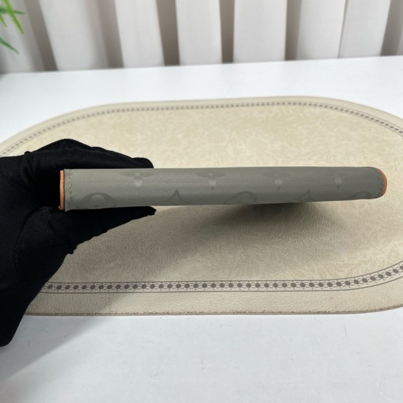 LV路易威登 鐳射灰色佈藝對折長款錢夾中性錢包 灰色鐳射老花 卡位多 裝卡現金都很方便 男女都能用 實用又好看-9