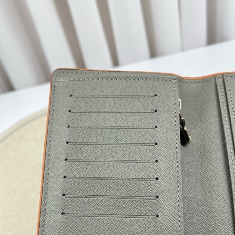 LV路易威登 鐳射灰色佈藝對折長款錢夾中性錢包 灰色鐳射老花 卡位多 裝卡現金都很方便 男女都能用 實用又好看-16