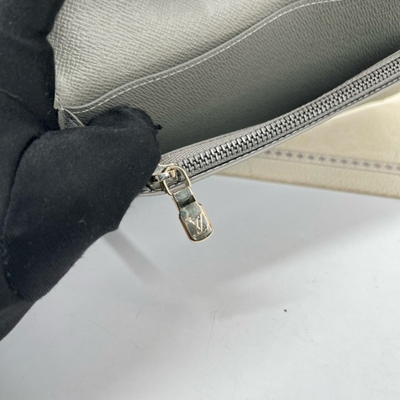 LV路易威登 鐳射灰色佈藝對折長款錢夾中性錢包 灰色鐳射老花 卡位多 裝卡現金都很方便 男女都能用 實用又好看-19