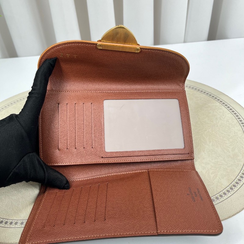 LV路易威登 有刻字 曼哈頓長款三折錢包 內裡卡位多 容量大-11