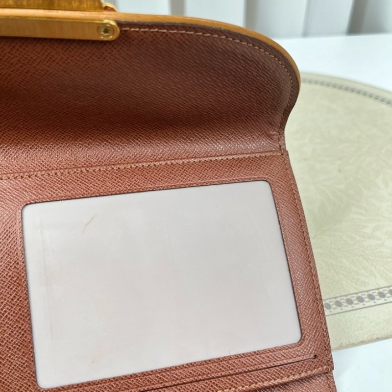 LV路易威登 有刻字 曼哈頓長款三折錢包 內裡卡位多 容量大-12