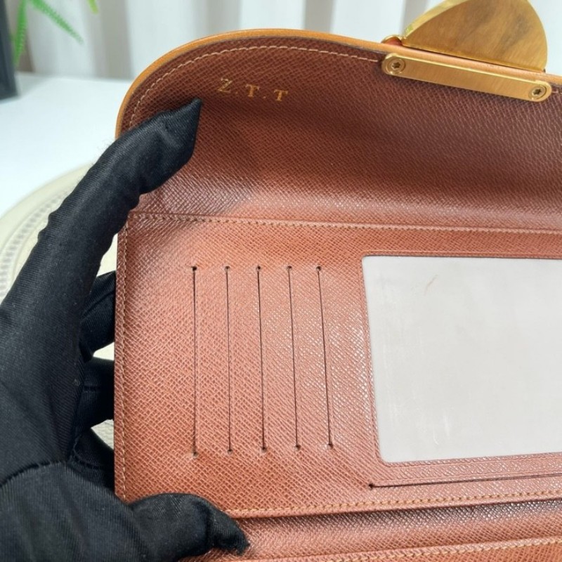 LV路易威登 有刻字 曼哈頓長款三折錢包 內裡卡位多 容量大-13