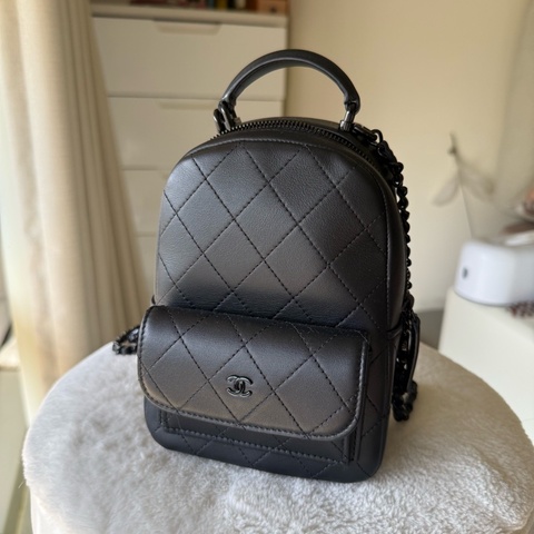 香奈兒Chanel 25C so back mini小書包全黑🖤全黑的魅力，不一樣的風格！
