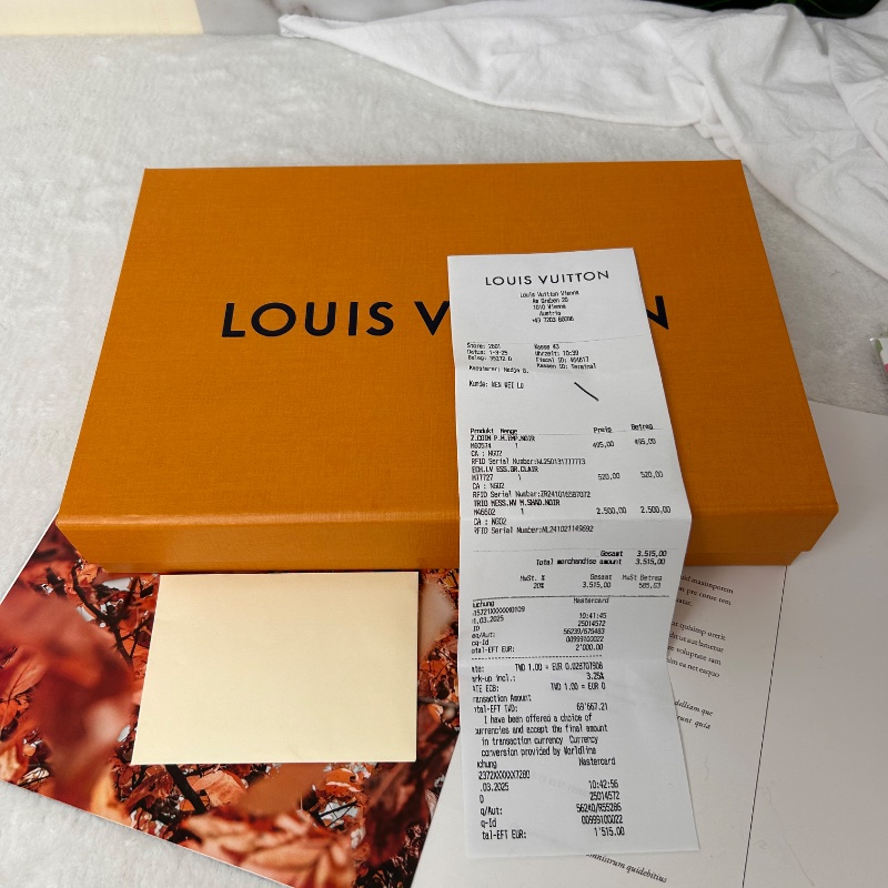 LV 經典 Essential 老花 LOGO 羊毛圍巾-1
