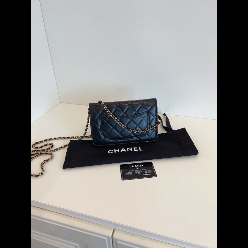 Chanel wallet on chain limited edition 限量徽章-1