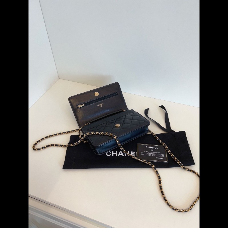 Chanel wallet on chain limited edition 限量徽章-6