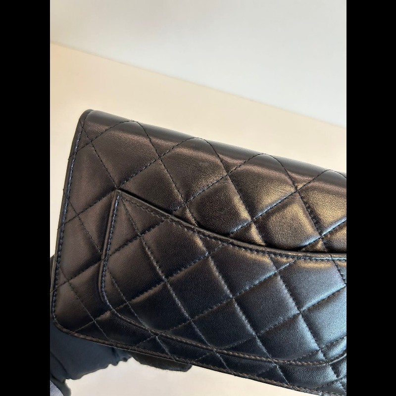 Chanel wallet on chain limited edition 限量徽章-11