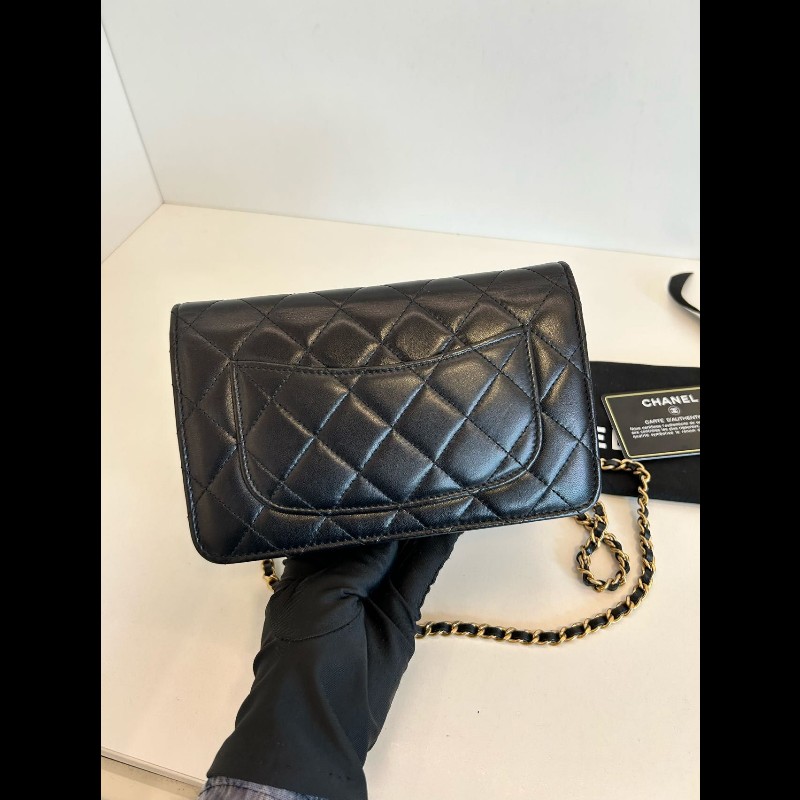 Chanel wallet on chain limited edition 限量徽章-12
