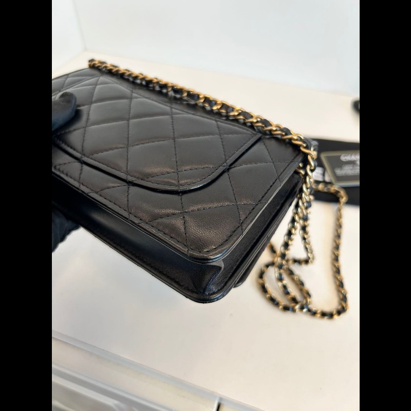 Chanel wallet on chain limited edition 限量徽章-19