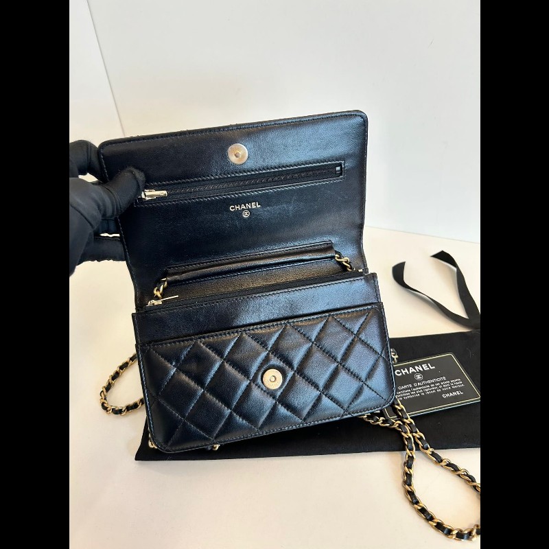 Chanel wallet on chain limited edition 限量徽章-22
