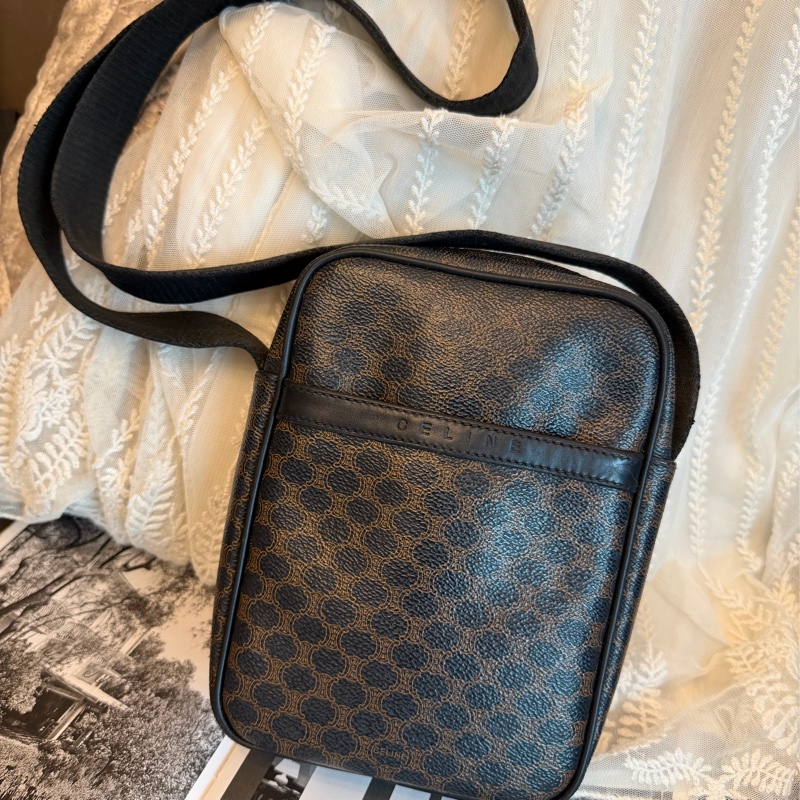 思琳 賽琳 復古黑色 老花  皮革 黑花  相機包 旅行包  斜挎包 斜背包 側背包 托特包 手提包 罕有 中古 老花包 古董包 中古包celine vintage triomphe bag black  camera bag-5