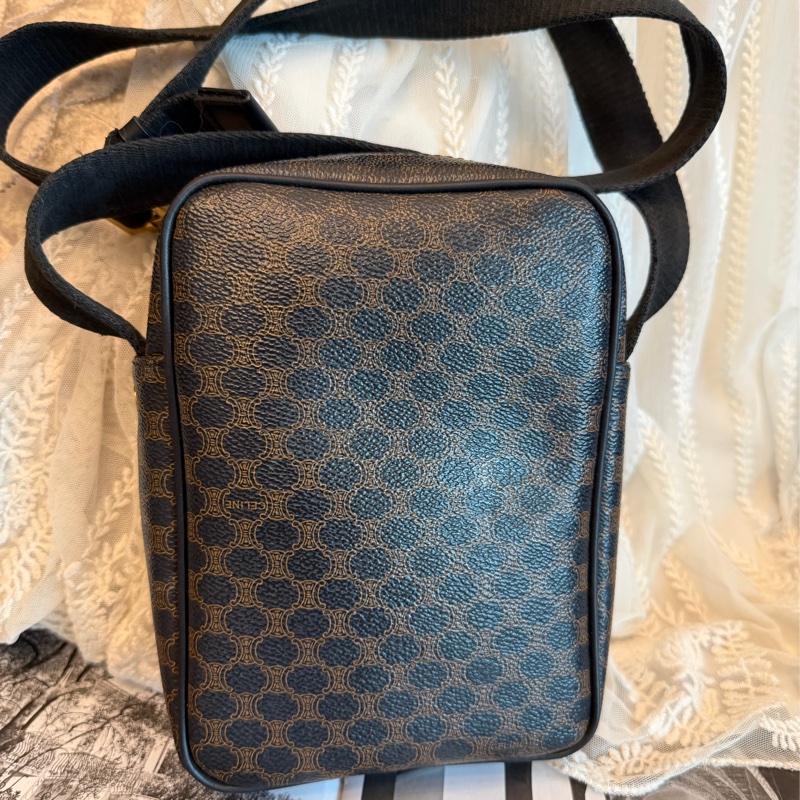 思琳 賽琳 復古黑色 老花  皮革 黑花  相機包 旅行包  斜挎包 斜背包 側背包 托特包 手提包 罕有 中古 老花包 古董包 中古包celine vintage triomphe bag black  camera bag-6