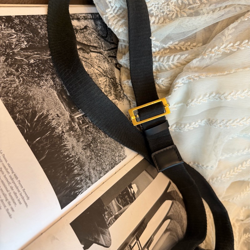 思琳 賽琳 復古黑色 老花  皮革 黑花  相機包 旅行包  斜挎包 斜背包 側背包 托特包 手提包 罕有 中古 老花包 古董包 中古包celine vintage triomphe bag black  camera bag-16