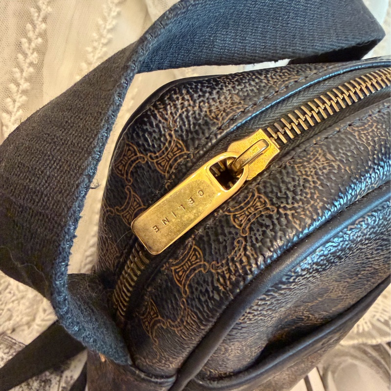 思琳 賽琳 復古黑色 老花  皮革 黑花  相機包 旅行包  斜挎包 斜背包 側背包 托特包 手提包 罕有 中古 老花包 古董包 中古包celine vintage triomphe bag black  camera bag-19