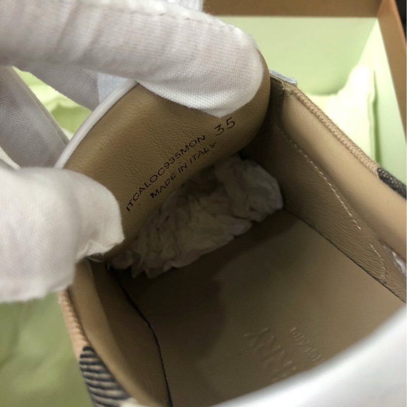 Burberry 經典格紋小白鞋，35碼，-8