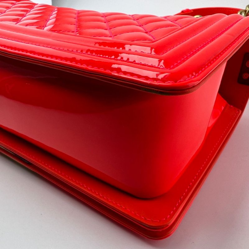Chanel Le Boy 漆皮紅色鍊條包-10