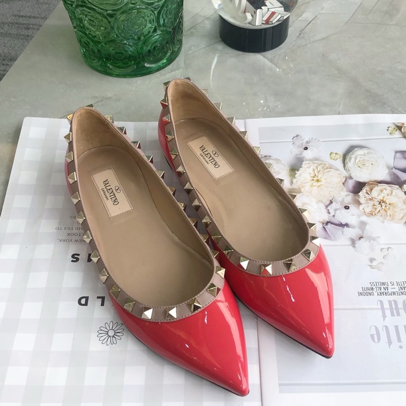 華倫天奴Valentino 鉚釘平底鞋，經典款，36碼 已貼底-0