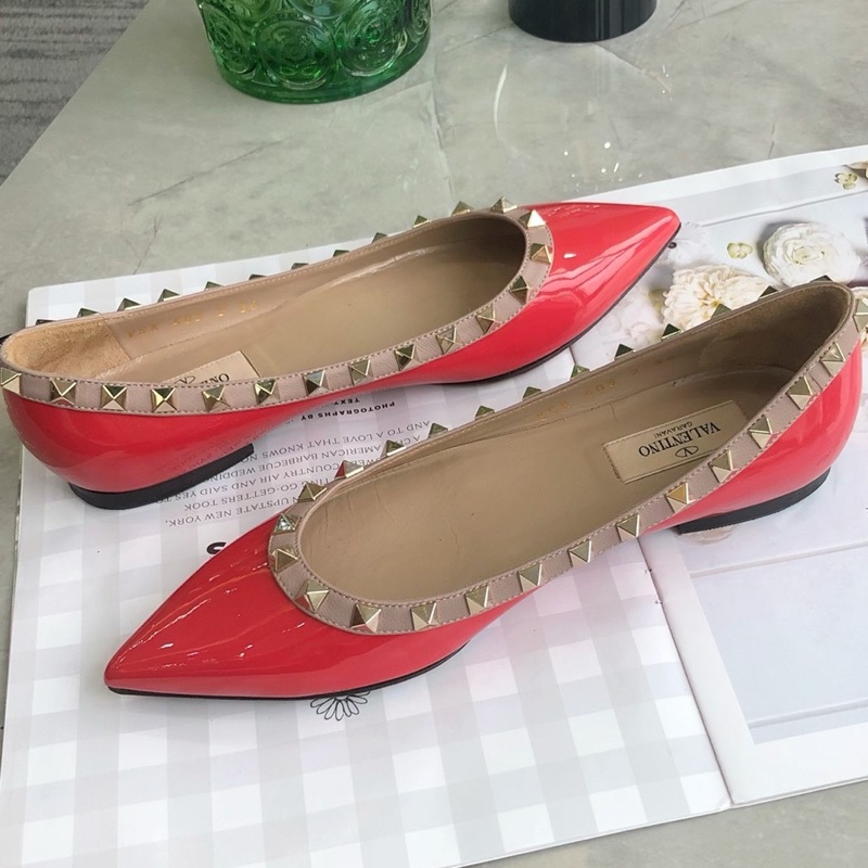 華倫天奴Valentino 鉚釘平底鞋，經典款，36碼 已貼底-6