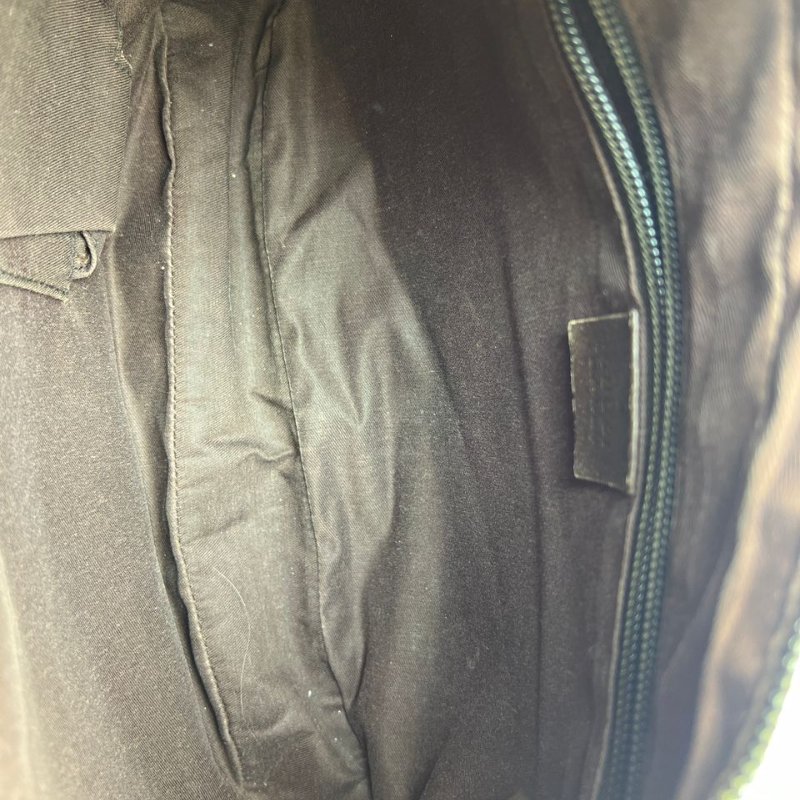 Gucci 經典雙 G 帆布月牙形斜挎包-13