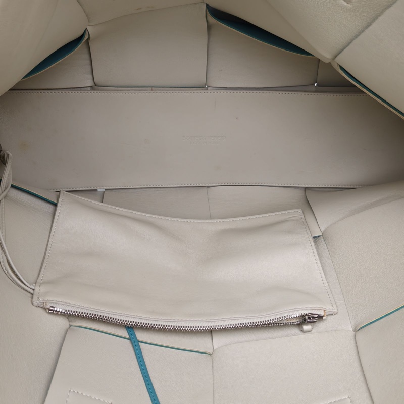 BOTTEGA VENETA 藍色牛皮Arcotote大號-4